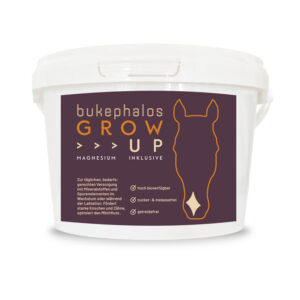 Eimer des Produktes "Bukephalos Grow Up". – Ergänzungsfutter für Pferde zur täglichen, bedarfsgerechten Versorgung mit Mineralstoffen und Spurenelementen im Wachstum oder während der Laktation.